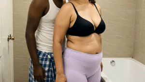 கார் டிரைவர் உடன் ஓலாட்டம் போட்ட Owner பொண்டாட்டி.Tamil 18+ audio story