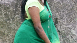 மாமனாரை மடக்கி நன்றாக ஓல் வாங்கிய மருமகள்.Tamil erotic stores